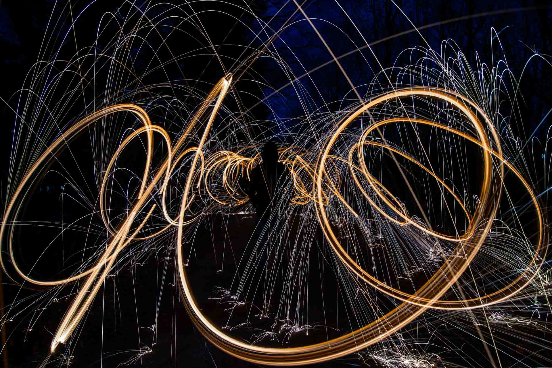 künstlerisches Bild mit Langzeitbelichtung und Lightpainting